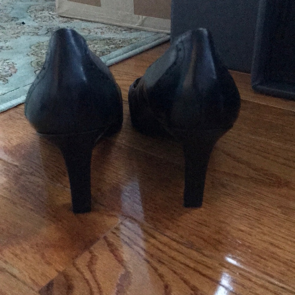 Good condition heels - Picture 3 of 5